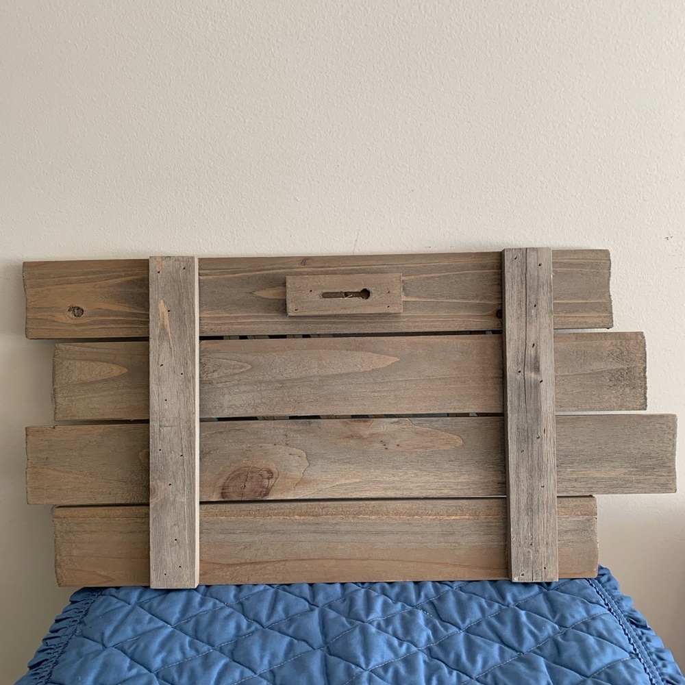 Rustic Hello Sign - Picture 3 of 3